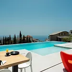 Oro Villa