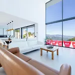 Oro Villa