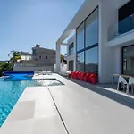 Oro Villa